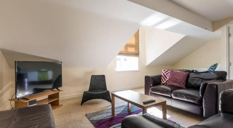 Holiday apartment with 3 rooms for 7 persons in Swindon