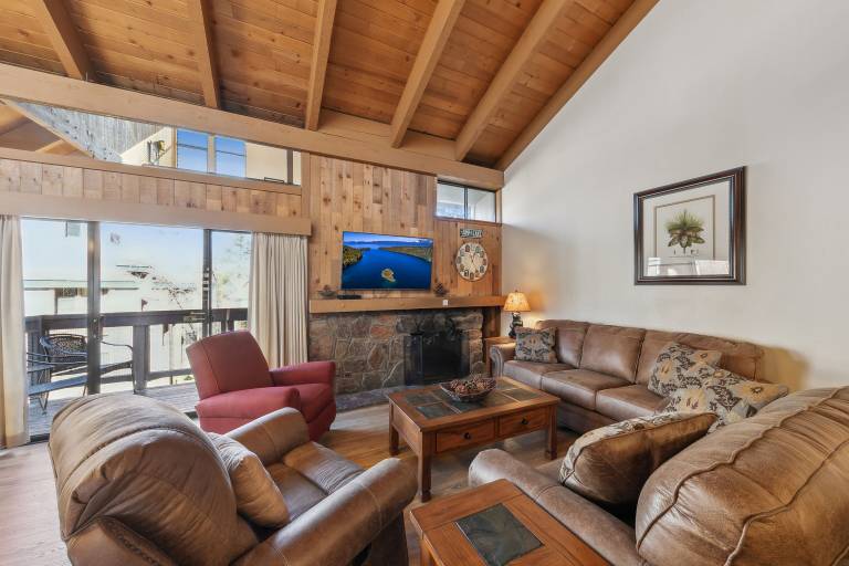 House Zephyr Cove-Round Hill Village