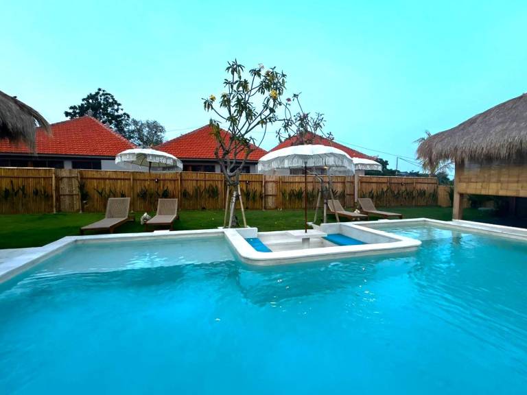 Villa with garden, pool & barbeque — photo 3