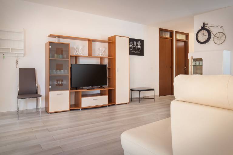 Fully equipped big villa with garden, terrace & private pool | Pet-friendly — photo 5