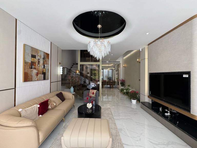 House with 4 rooms for 6 persons in Ho Chi Minh City