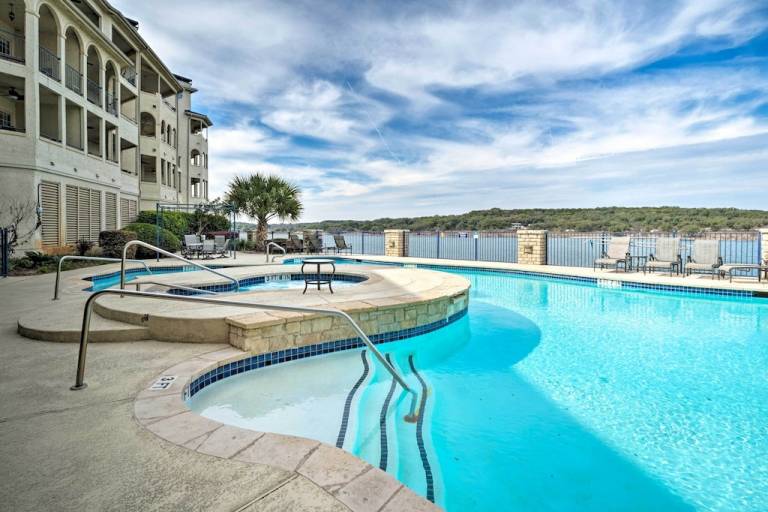 Condo  Lago Vista