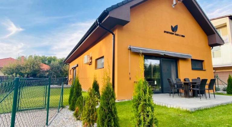 House with barbeque, yard & patio in Trnava