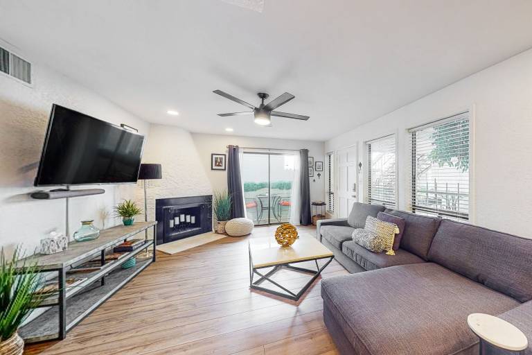 Condo Quail Point Club & Townhomes