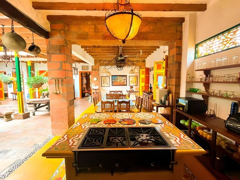 House with barbeque, yard & jacuzzi | Water view — photo 4