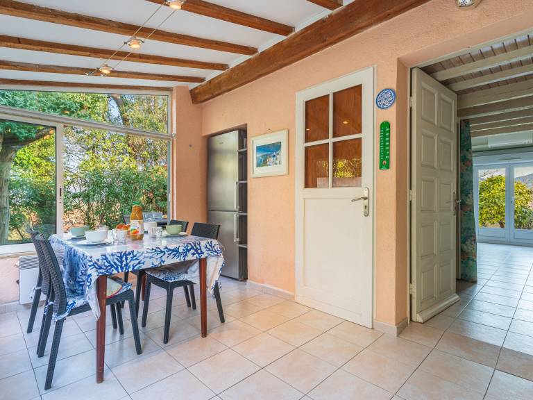 House with yard, pool & patio | Pets are welcome — photo 2