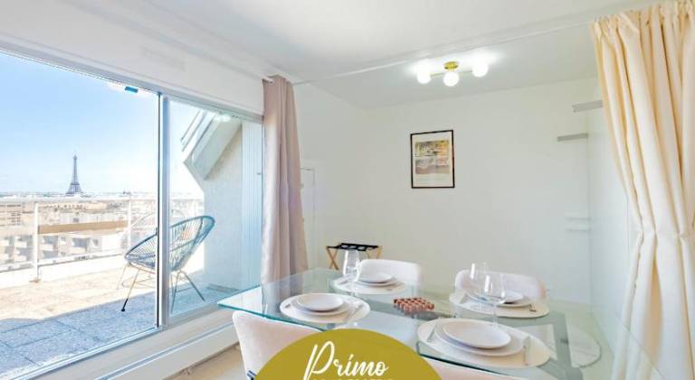 Holiday apartment with terrace in Vanves