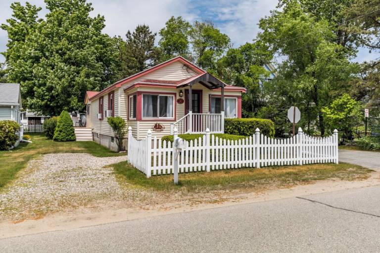 Cottage  Saco