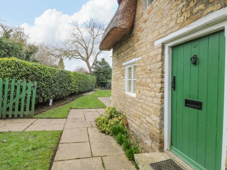 Family-oriented cottage with garden | Pets allowed — photo 3