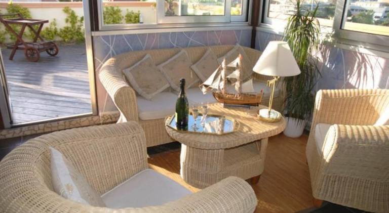 Charming serviced apartment with garden & sauna | Close to the beach | Pet-friendly — photo 3