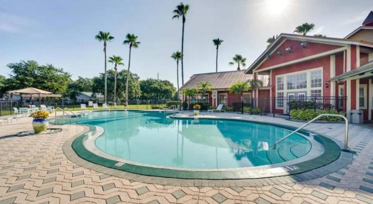 Lovely rental apartment with jacuzzi & pool | Pets allowed in Kissimmee, FL