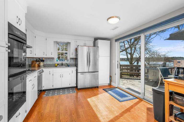 Family-friendly vacation home with terrace & barbeque | Water view | Close to the beach | Dogs allowed — photo 3