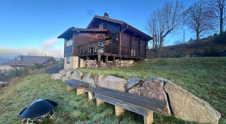 Chalet with garden, BBQ & terrace in Gérardmer