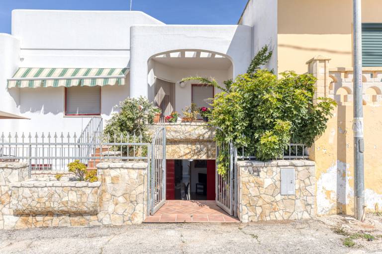 Apartment "Pilella" close to the Sea with Private Terrace & A/C — photo 2