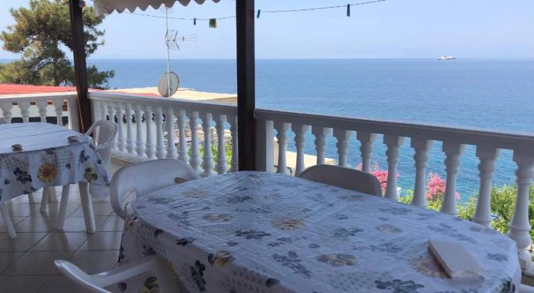 Charming apartment with terrace, barbeque & garden | Beach nearby | Dogs allowed in Thasos