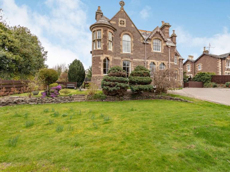 Cottage  Crieff