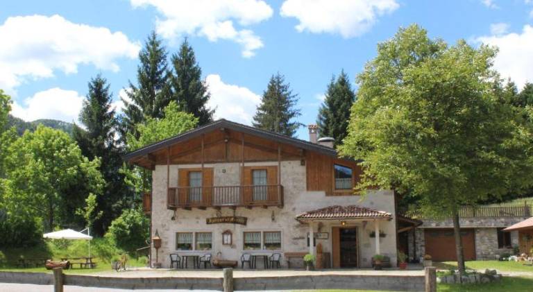 Farm with garden | Pets allowed in Ledro