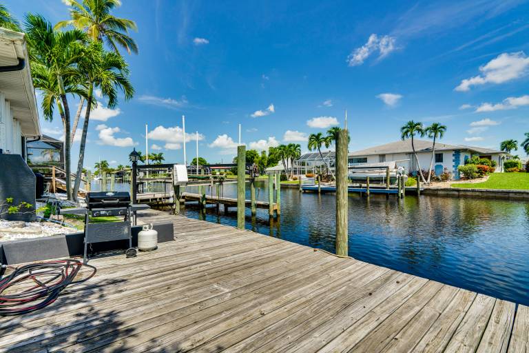 Canal-Front Gem w/ Lanai & Dock in Cape Coral — photo 2