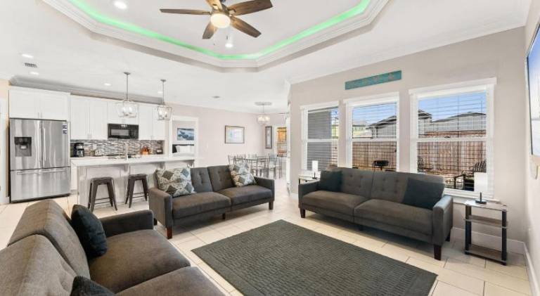 Pet Friendly Beach House - Beachside Sunrise — photo 2