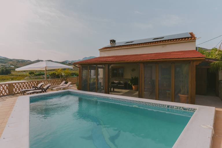 Villa with patio, BBQ & private pool — photo 3
