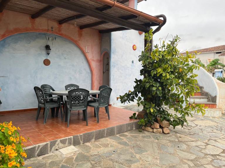 Vacation home with garden, grill & terrace | Garden view in Teo