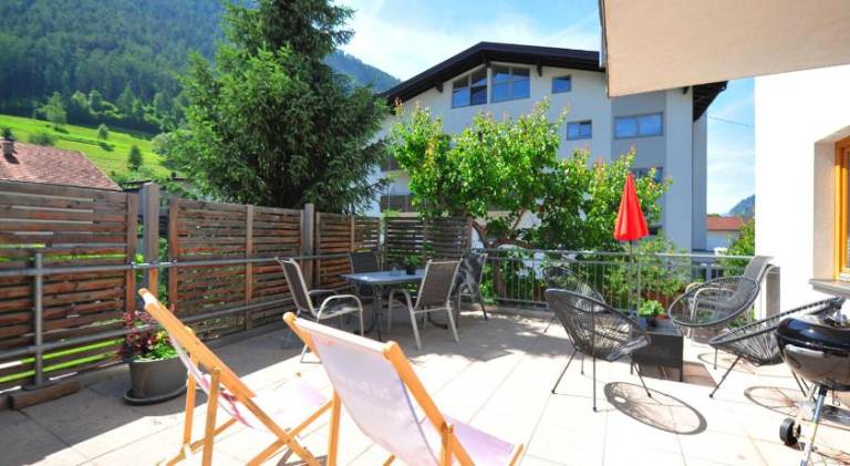 Holiday apartment with barbeque & terrace — photo 3