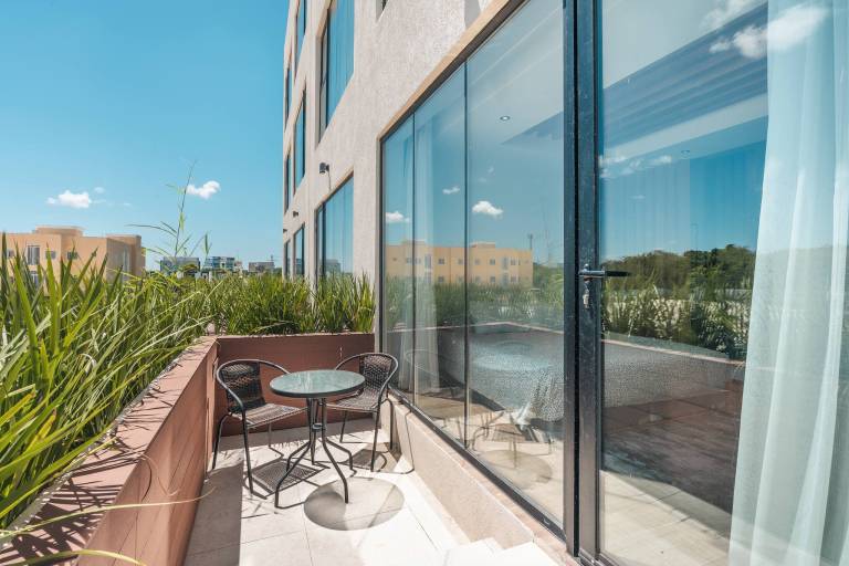 Apartment with pool & terrace — photo 5