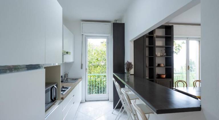 Apartment with jacuzzi — photo 4