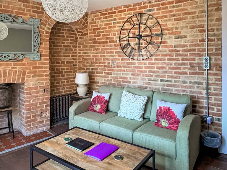 Cottage with terrace, grill & garden | River view — photo 4