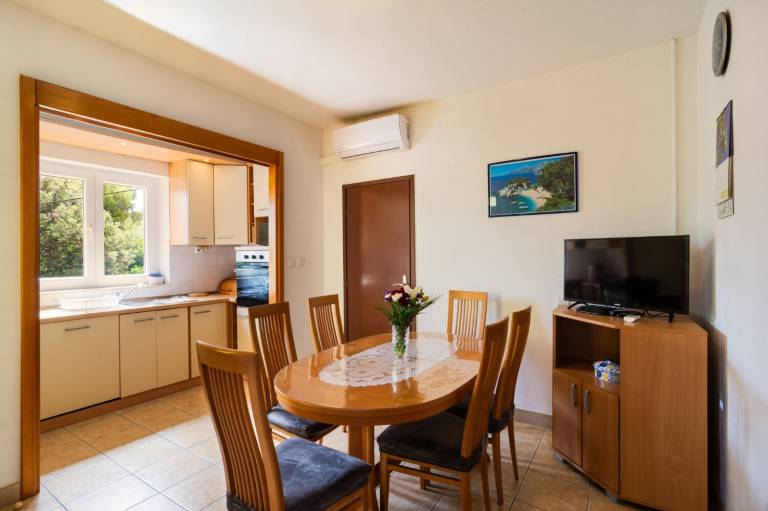 Apartment with patio & BBQ | Sea view — photo 5