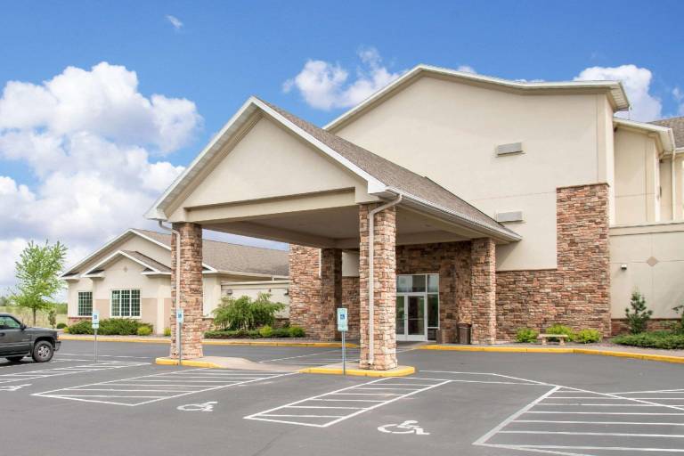 Sleep Inn & Suites Conference Center Eau Claire North — photo 5