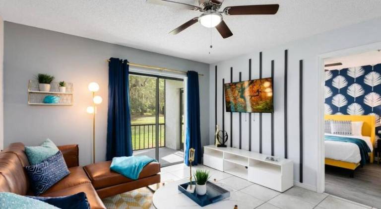 Charming rental apartment with pool | Pets allowed in Colonial Heights, FL