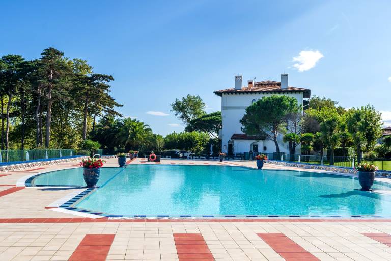 Basque Coast Apartment with Mountain View, Shared Pool, and Private Terrace in Hendaye