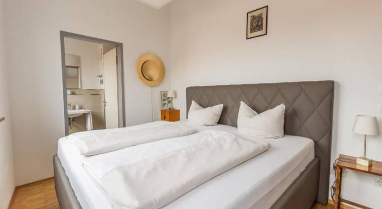 Hotel Freischutz Apartments in Landshut