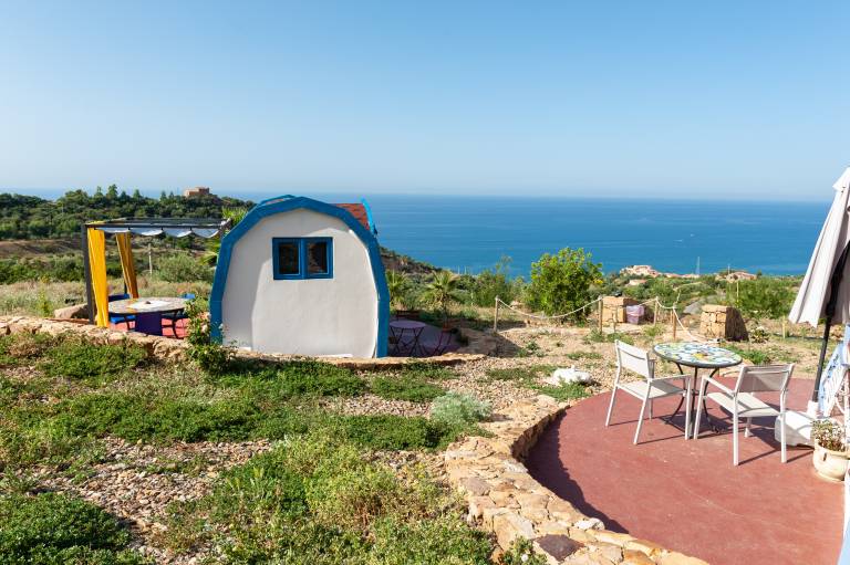 Bungalow 'Lavanda' with Sea View, Wi-Fi and Air Conditioning in Messina
