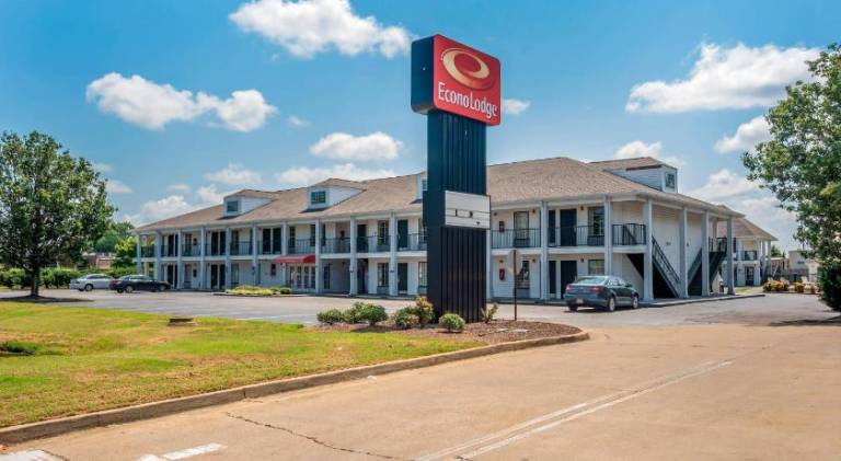 Econo Lodge Tupelo Barnes Crossing — photo 2
