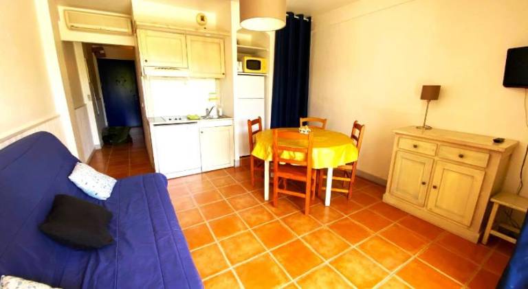 Rental apartment with yard, private pool & patio | Dogs allowed — photo 2