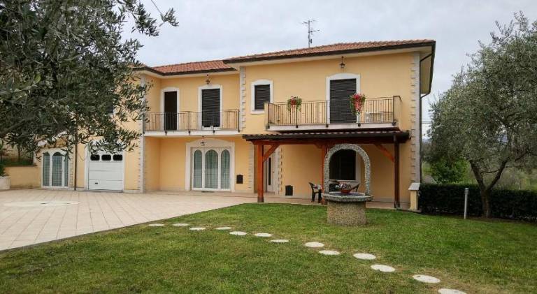 Rental apartment with garden, terrace & grill — photo 3