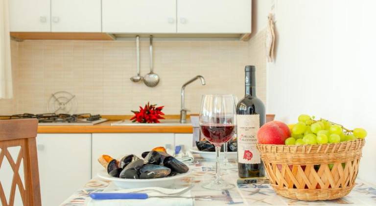 Serviced apartment with yard, grill & terrace | Perfect for remote work | Pets are welcome — photo 4