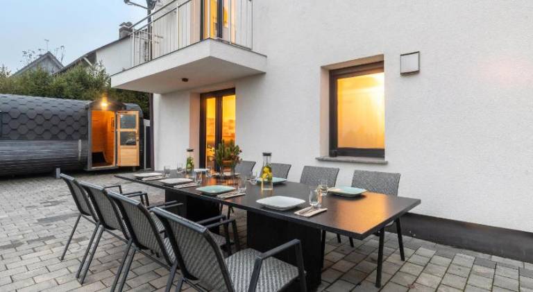 House with jacuzzi & pool in Winterberg