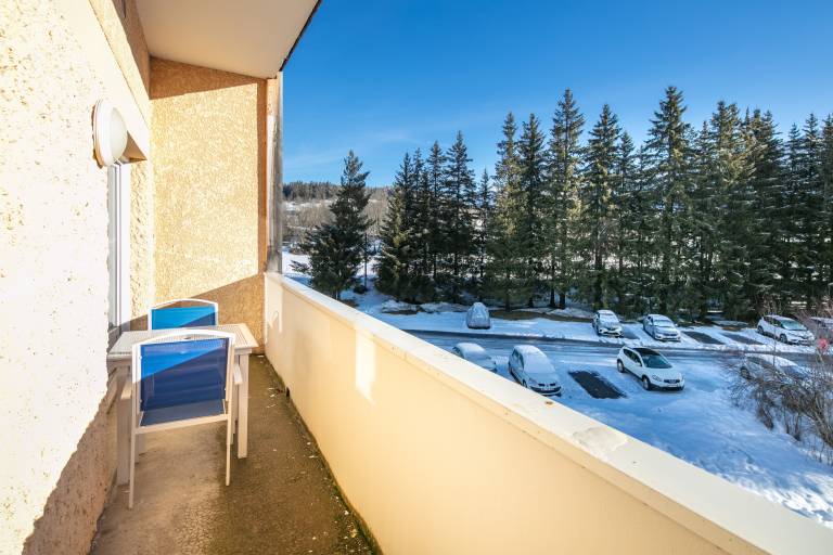 Family-friendly lovely rental apartment with heated pool | Mountain view | Pets are welcome — photo 4