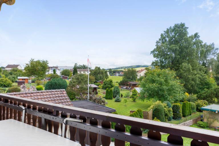 Holiday apartment with patio & garden | Garden view — photo 3