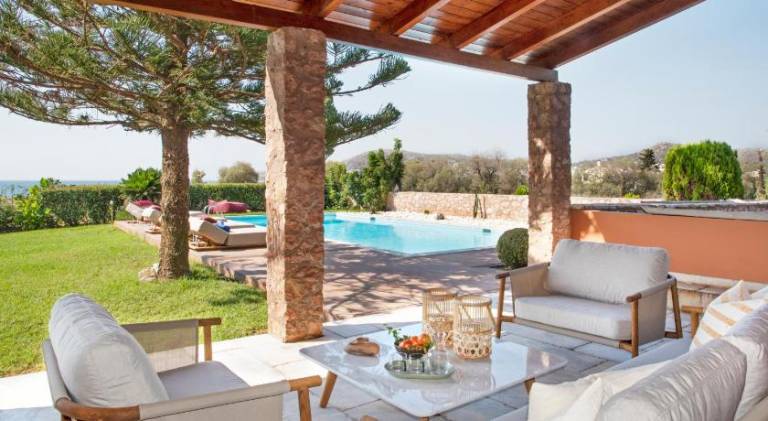 Villa with terrace, BBQ & private pool — photo 2