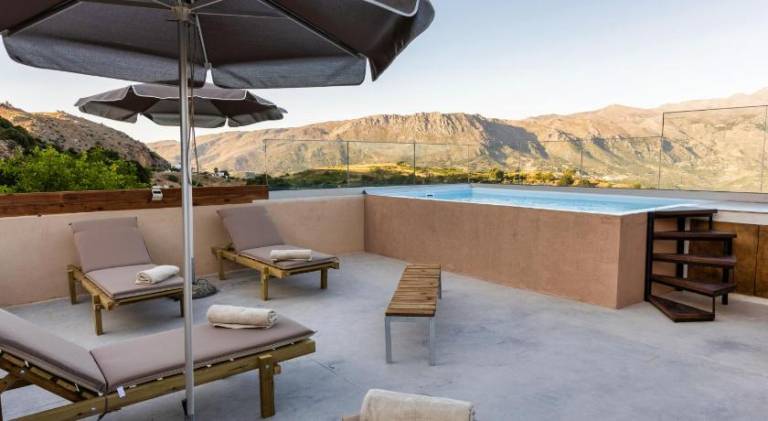 Luxury apartment with rooftop pool in Meronas — photo 3