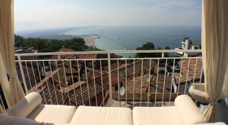 Vacation home with 3 rooms for 6 persons in Cattolica