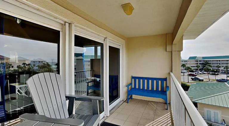 Apartment with pool & hot tub | Pets allowed — photo 3