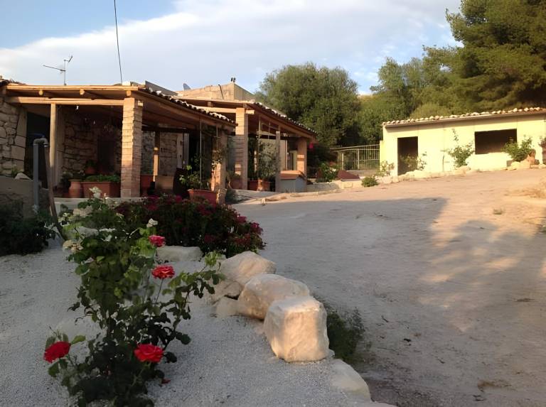 House with private pool, sauna & terrace | Dogs allowed in Chiaramonte Gulfi