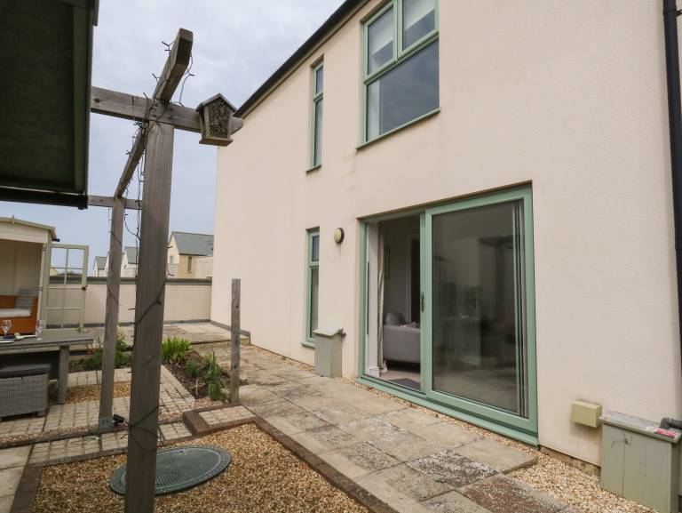Cottage with garden & terrace | Beach view — photo 2