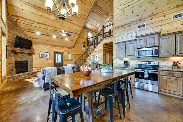 House Broken Bow