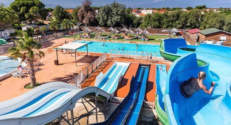 Mobil Home 2 chambre 4 a 6 personne en camping 4 etoiles in Torreilles
